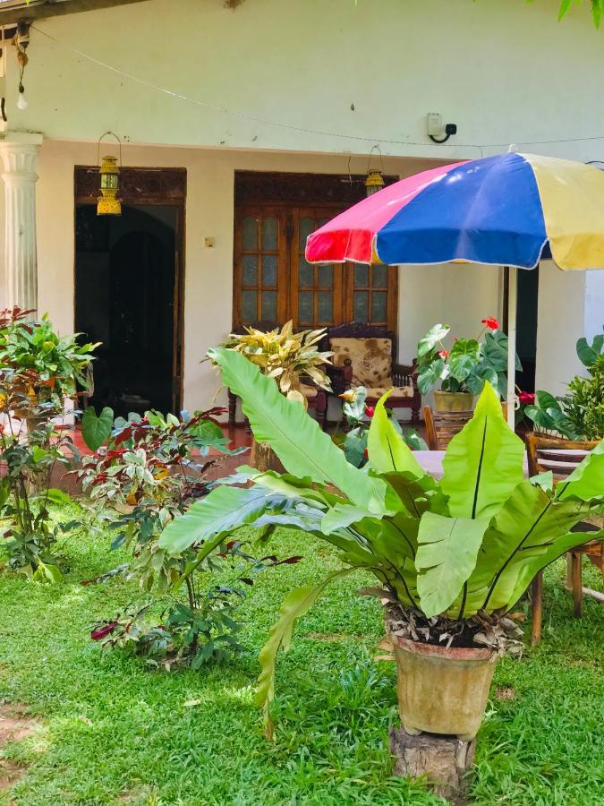 Sigiri Lakshan Home Stay 시기리야 외부 사진