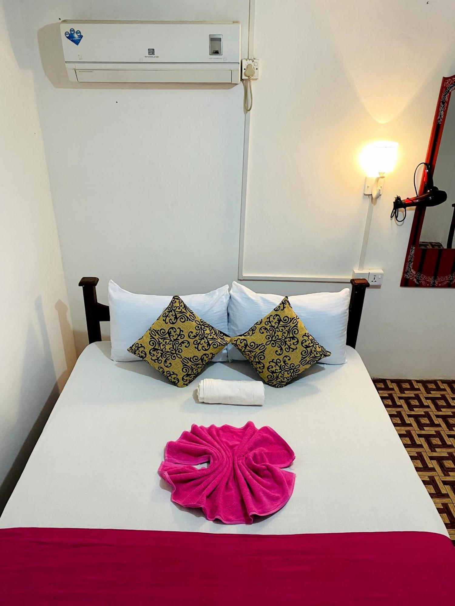 Sigiri Lakshan Home Stay 시기리야 외부 사진