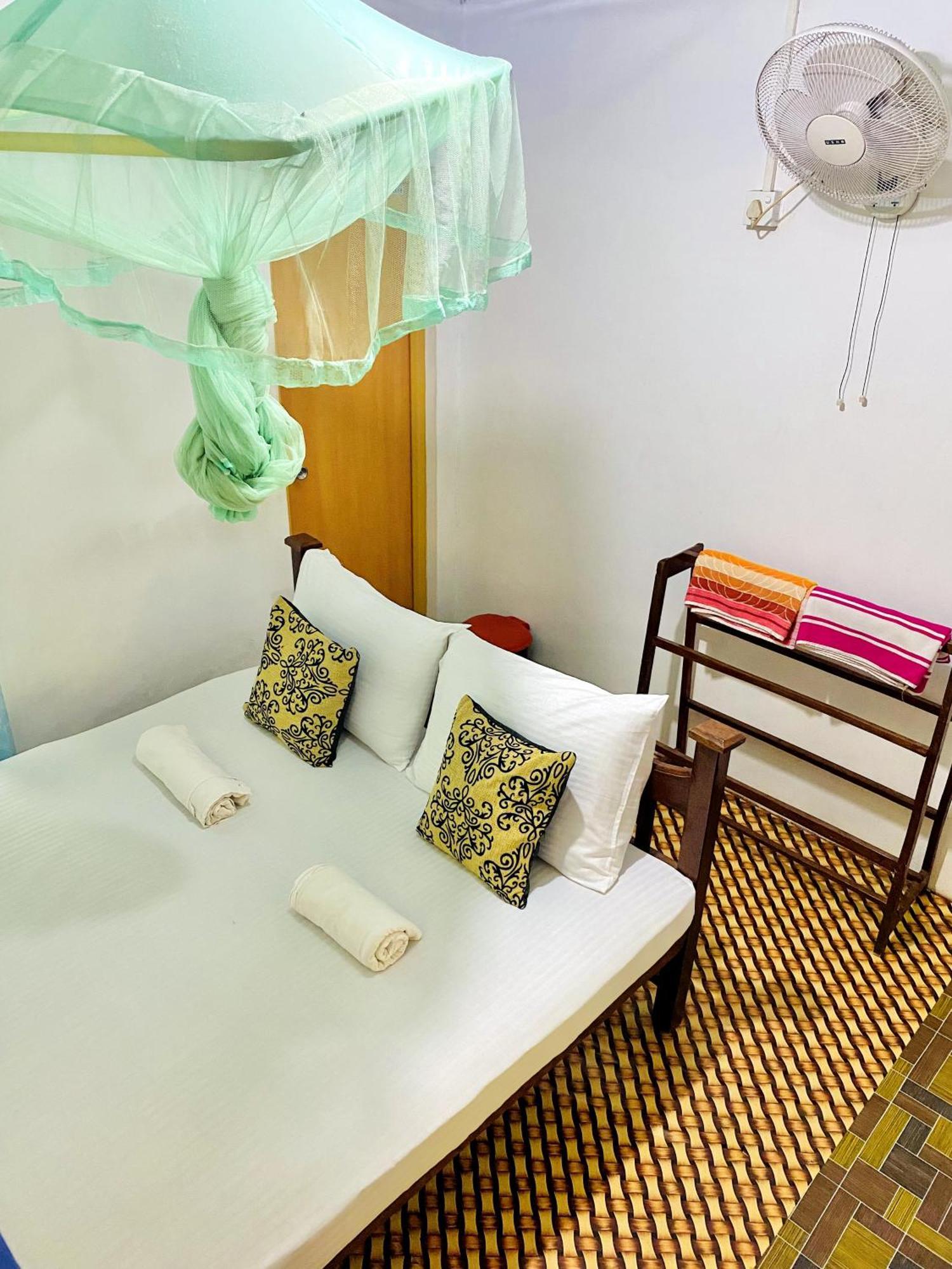 Sigiri Lakshan Home Stay 시기리야 외부 사진